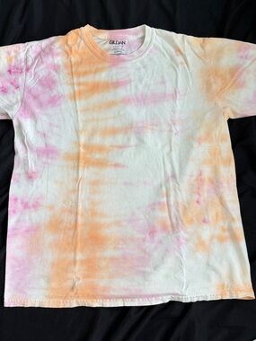 Gildan Kids Tie-Dye Tee in Pink & Orange Wash